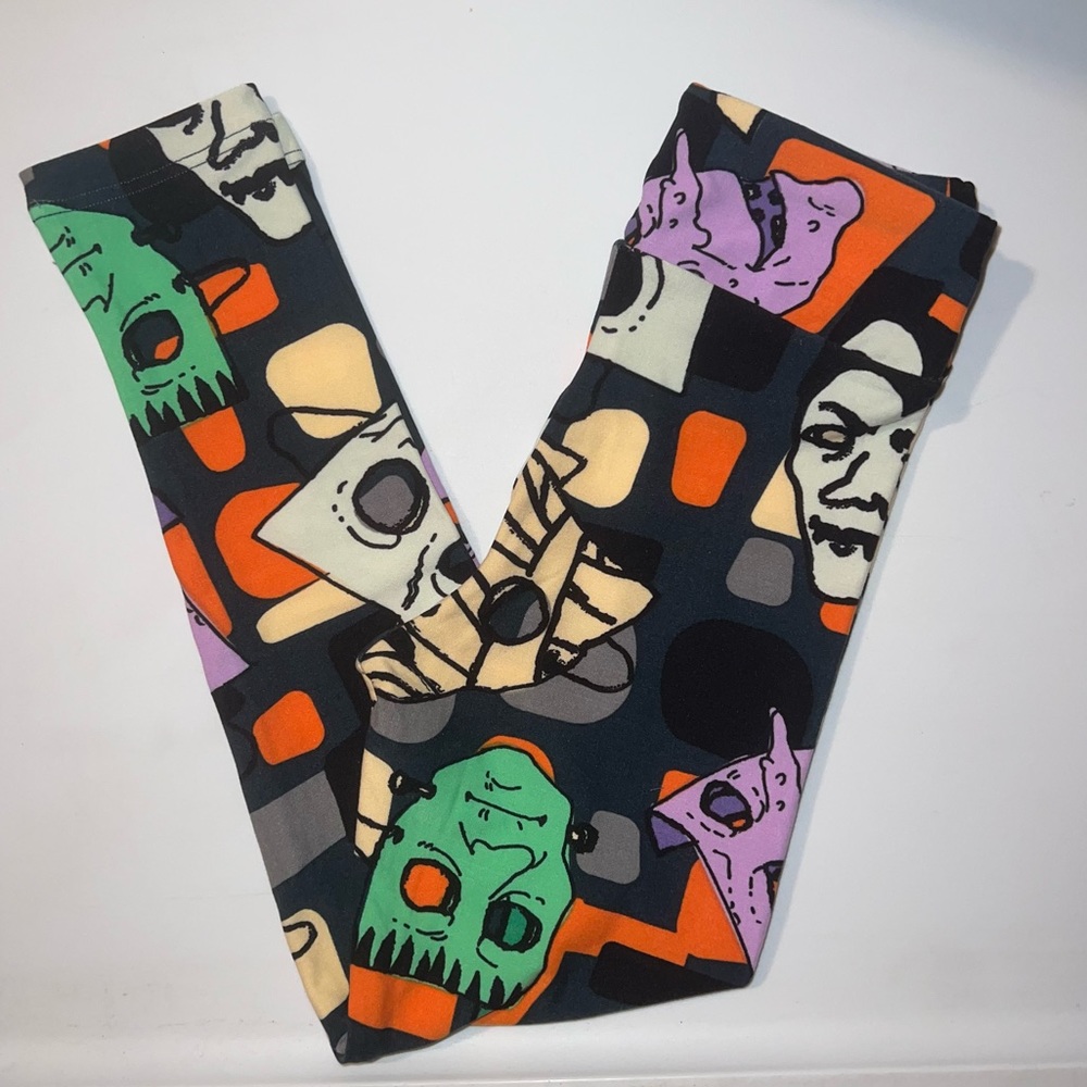 Lularoe Halloween HTF Dracula Frankenstein Mummy Witch Skeleton Print Leggings